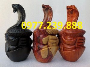 bán tượng rắn bằng gỗ hương