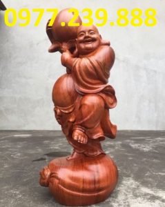 tượng di lặc vác đào gỗ hương 40cm