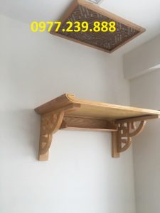 bàn thờ treo tường sồi nga chân hoa 61cm