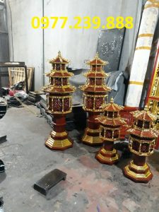 bán đèn mái chùa bằng gỗ hương.jpg