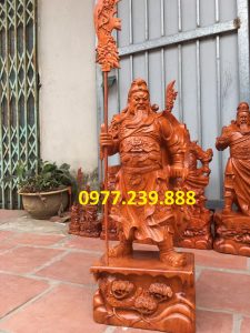 tượng quan công chống đao bằng gỗ hương 20cm