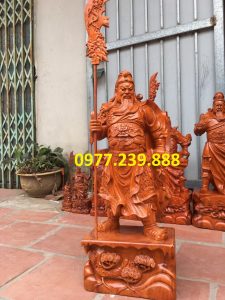 tượng quan công chống đao bằng gỗ hương 50cm